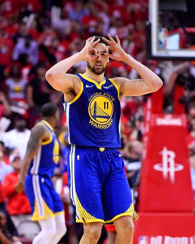 球速体育-包含蒂姆回归赛场，关键助攻首场状态亮眼，美国队观众沸腾！的词条