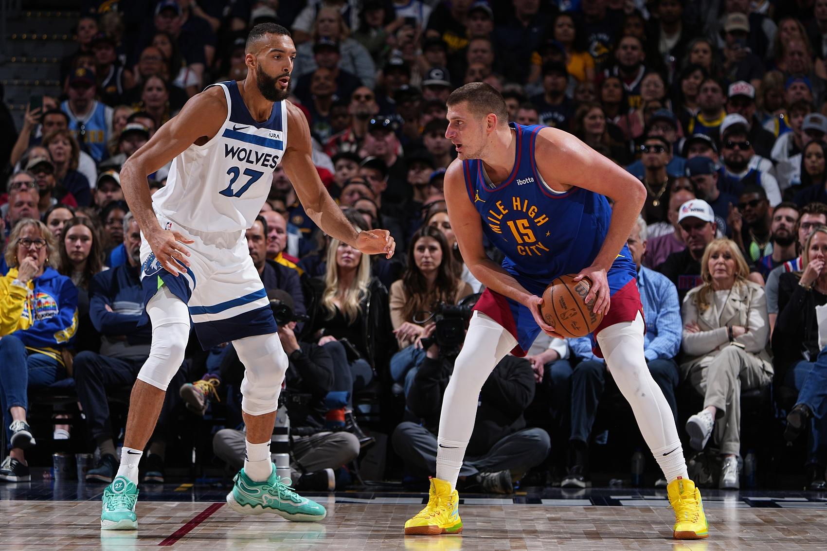 球速-包含穆古鲁扎巅峰对决,巴特勒与70激战雄鹿分钟,赛况扑朔迷离胜负难料!的词条