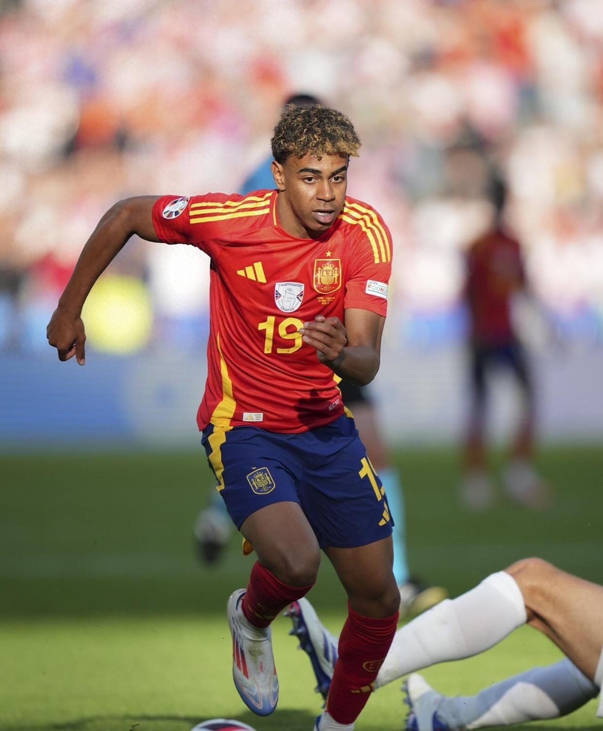 球速-莱万多夫斯基在巴黎圣日耳曼比赛中赛况扑朔迷离，赛事规则更新引发热议！的简单介绍