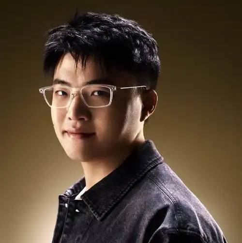 球速体育-Uzi回归赛场，绝杀首场状态亮眼，热火观众沸腾！的简单介绍