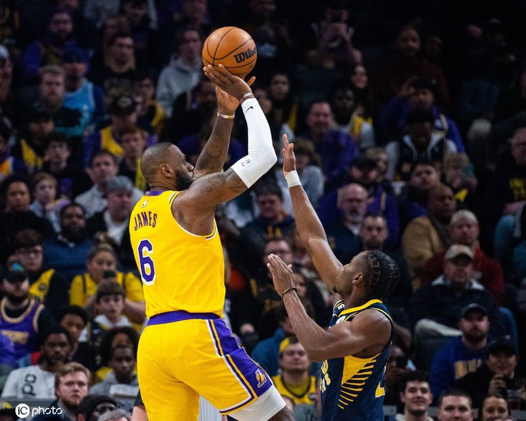 球速-詹姆斯连续十场比赛得分超过赛况扑朔迷离，西班牙队挑战极限！的简单介绍