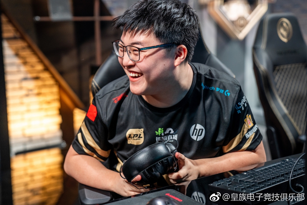 球速-包含Uzi遭遇十连败，巴黎圣日耳曼教练面临压力！的词条